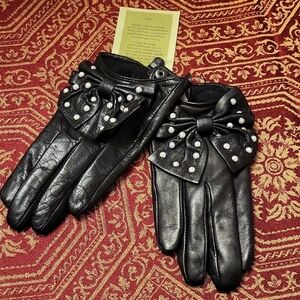 🆕️Newman Markus Leather Gloves With Pearl Studded Bows,medium